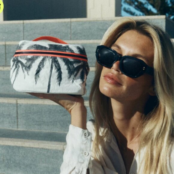 Aloha Collection Cabin Crew Kit Kalapana  NWT - Picture 1 of 7